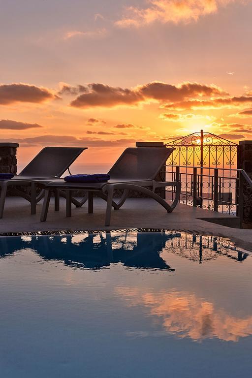 Villa Dakoronia Fira  Luaran gambar